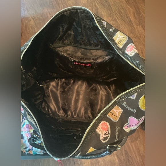 🎀 Betseyville Betsey Johnson Travel Tote Weekender | Y2K Retro Print Duffel - Picture 6 of 8